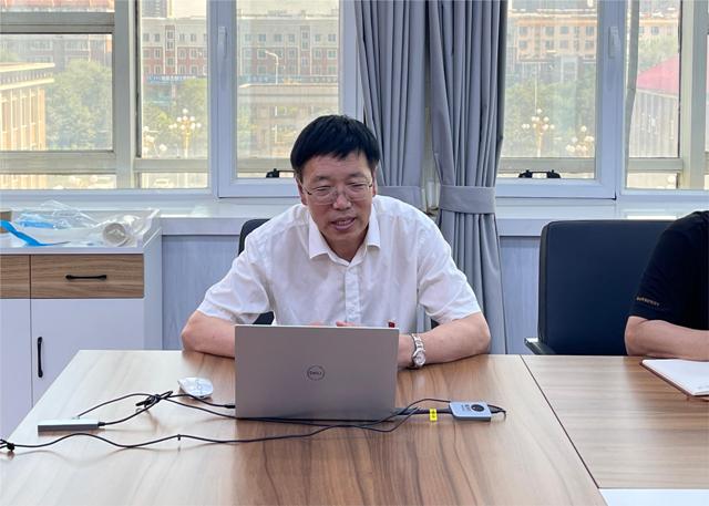 连儒来组长讲党课个人-原图(1)上新闻.jpg